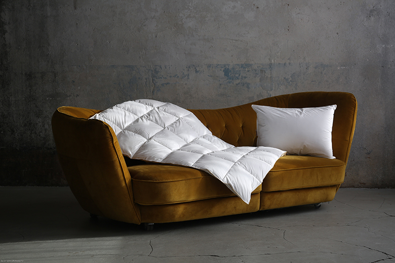 Fotografia produktu: Hilding Anders Luxusný set prikrývky a vankúša zo 100% maďarského husieho páperia IMPERIAL DOWNY Rozmer vankúša: 50 x 70 cm, Rozmer prikrývky: celoročná 200 x 220 cm